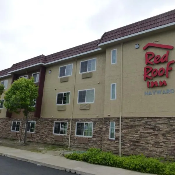 Red Roof Inn Hayward、ヘイワードのホテル