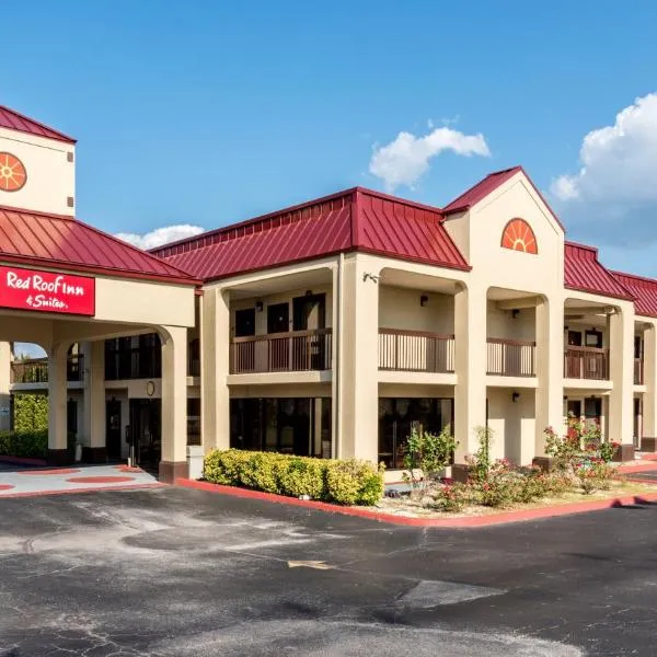 Red Roof Inn & Suites Clinton, hotel in Norris