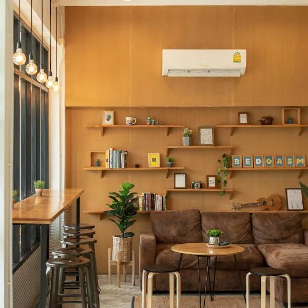 BEDGASM Hotel x Cafe Nimman, hotel in Chiang Mai