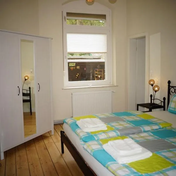 TOP LAGE! Appartement im Herzen von Einbeck! 3 Schlafzimmer, Garten!, hotel in Einbeck