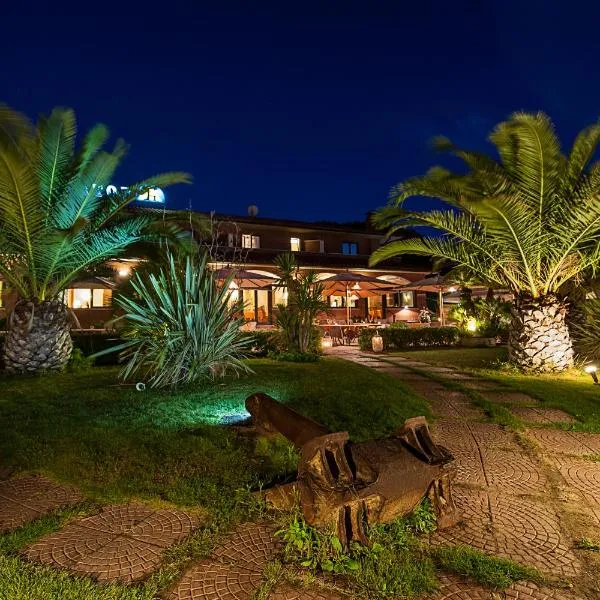 Casa Villa에 위치한 호텔 Hotel Parco delle Cale