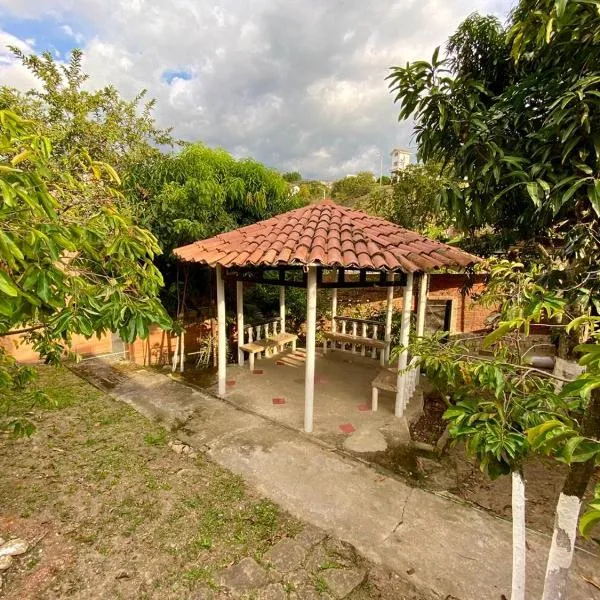 Villa Claudia - apartamento cómodo y tranquilo, hotel v destinaci El Colegio
