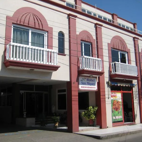 Hotel San Miguel、Autlán de Navarroのホテル
