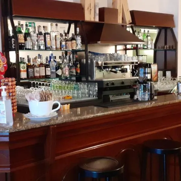 구아르도 타디노에 위치한 호텔 Hotel Ristorante Cibarium