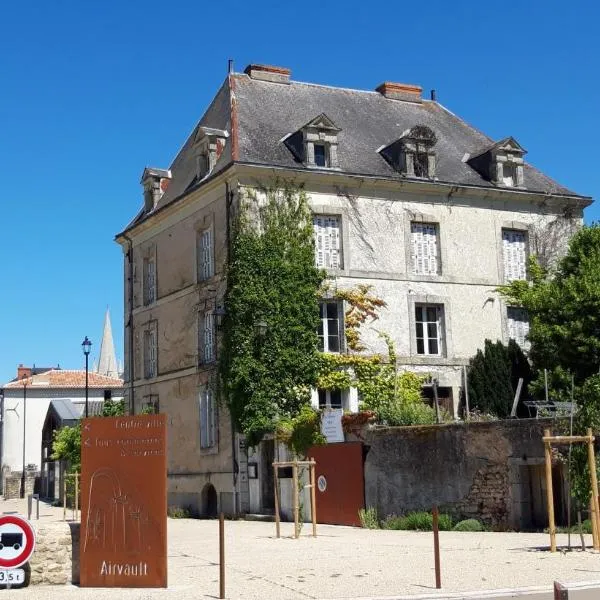 Le Voltaire, hotel in Saint Loup Lamaire