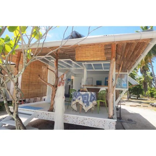 Chez christiane, hotel v destinaci Tikehau