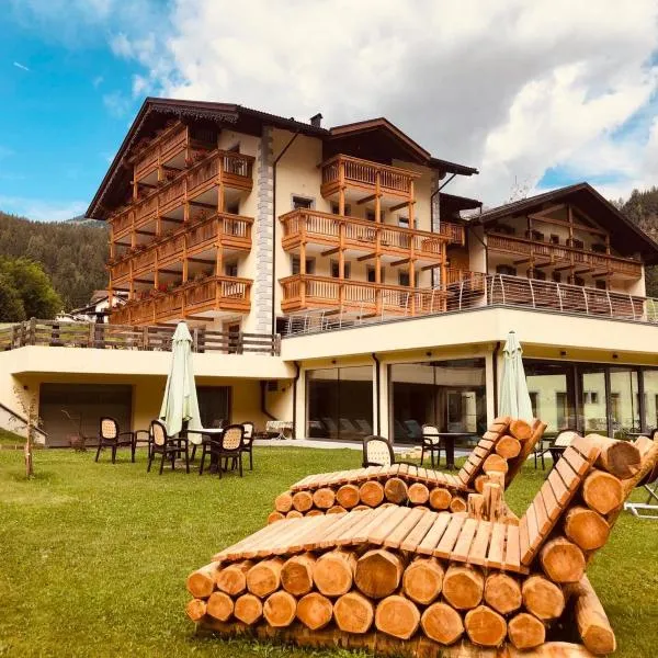 Wellness Hotel Dolomia, hotel em Soraga