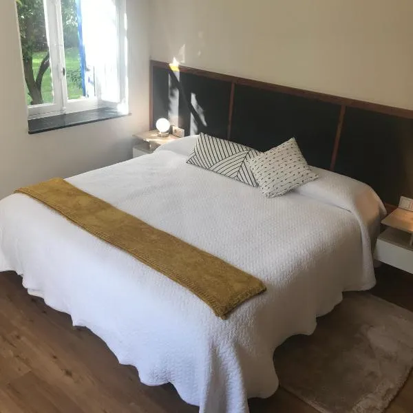 Suites Mendibil Irun, hotel v destinaci Irún