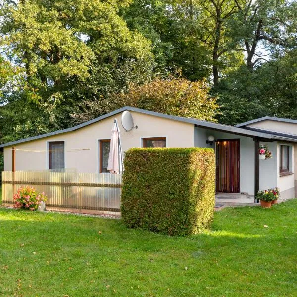 Schönes Ferienhaus in Biendorf mit Garten, hotel in Körchow