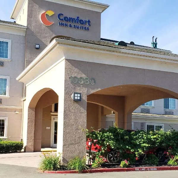 Comfort Inn & Suites Galt - Lodi North, hotel v destinaci Galt