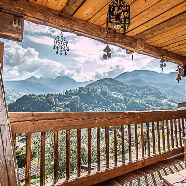 Beautiful, atypical loft in the Aravis, hotel v destinaci Les Clefs