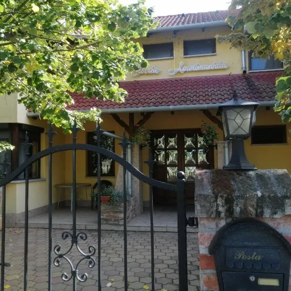 Cserke Apartmanház – hotel w mieście Cserkeszőlő