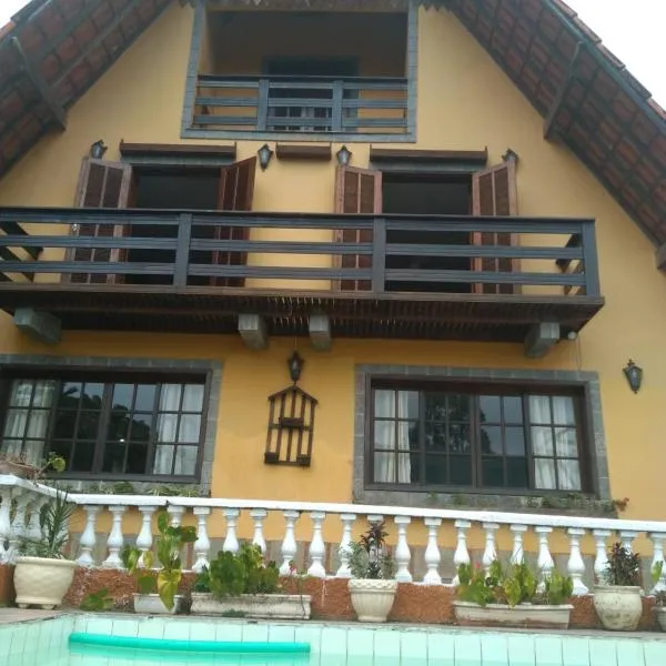 Casa com Piscina e Churrasqueira Perto da CBF, Feirarte, Parque Nacional, hotel v destinácii Barreira