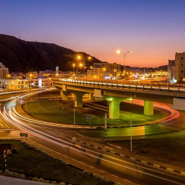 Al Jisr Hotel, hotel in Al Bustān