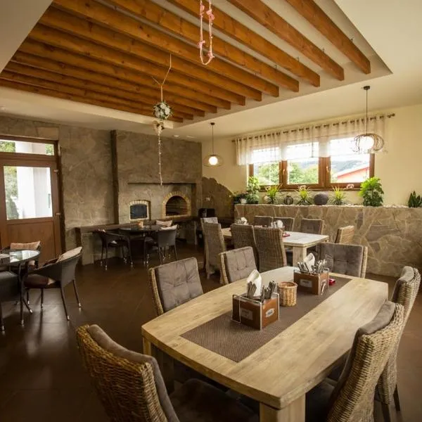 Penzión Stavbet, hotel v destinaci Svidník