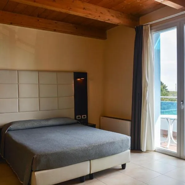 Hotel-Residence-b&b Le Dune beach service included, hotel in Lido Adriano