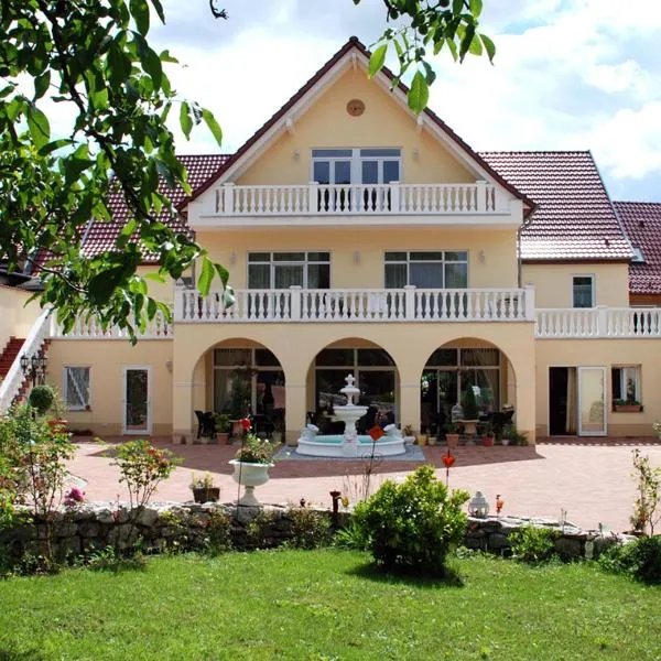 Haus Toskana, hotel in Göllingen