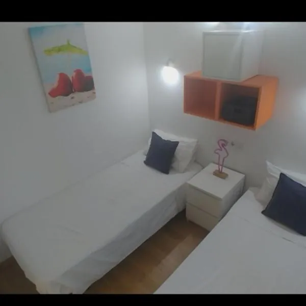 Private ROOM & Sunny terrace, hotel v destinaci San Bartolomé