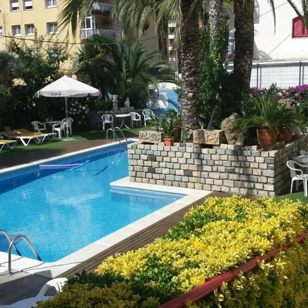 Apartaments Mar Blau Calella, hotel a Calella
