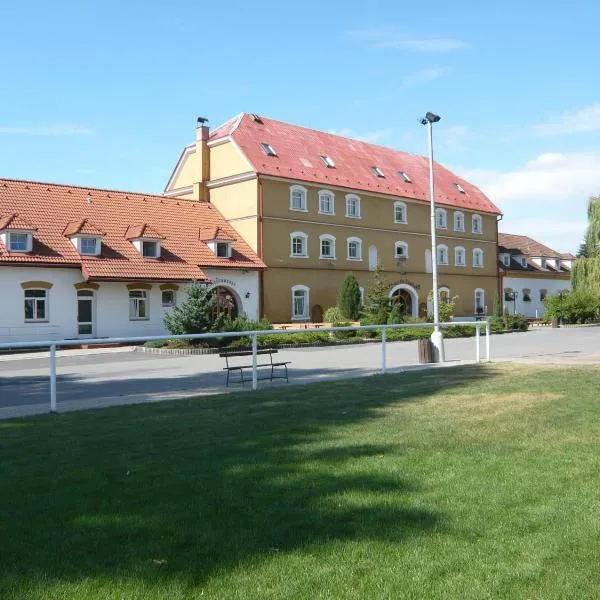 Hotel Na Statku, hotell sihtkohas Nepřevázka