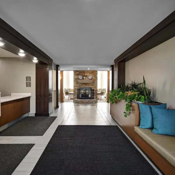 Staybridge Suites - Holland by IHG, hótel í Holland
