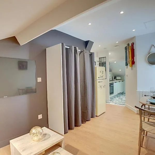 Stop Chez M Select Sense # Qualité # Confort # Simplicité, hotel u gradu Saint-Fons