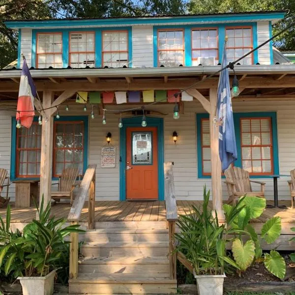 Blue Moon Guest House, hotel v destinaci Lafayette