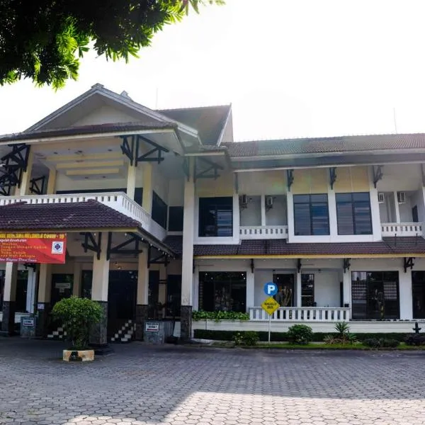 Hotel Wisata, hótel í Tonoboyo