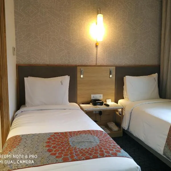 Holiday Inn Express Hyderabad Banjara Hills, an IHG Hotel, hotel in Trimulgherry