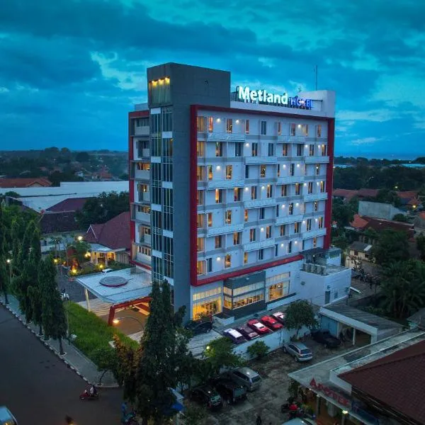 Metland Hotel Cirebon、チルボンのホテル
