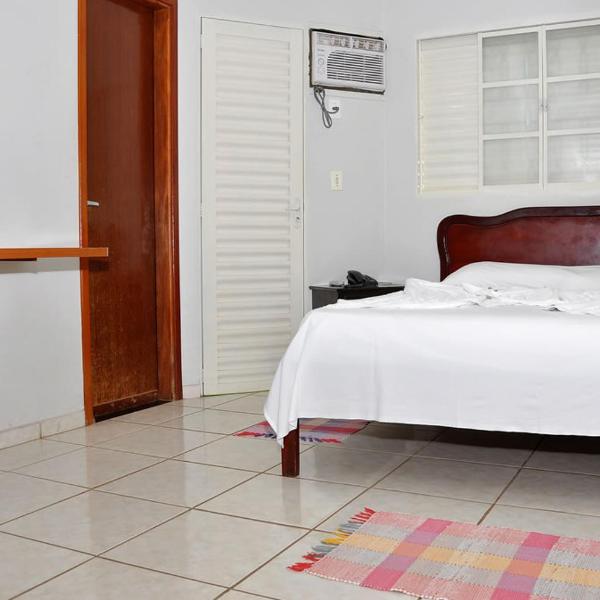 Hotel Carolina 2 - próximo a Universidade de Uberaba uniube - ao Aeroporto Fórum De uberaba - hospital Mario Palmeirio ao Hospital São Marcos e hospital Regional - Foto 2