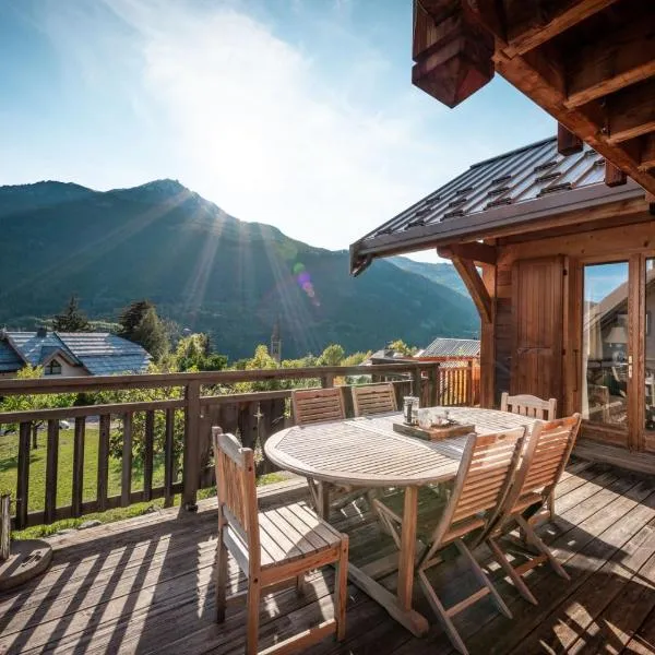 Chalet Hibou, large chalet with mountain views and close to slopes, hotel v destinaci Saint-Chaffrey