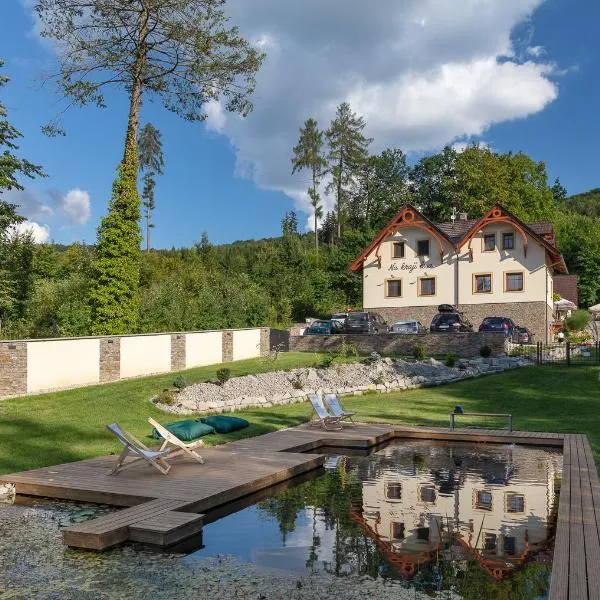Penzion Na kraji lesa, hotel em Valašské Meziříčí