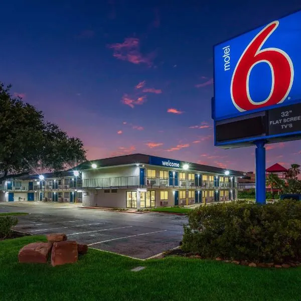 Motel 6-College Station, TX - Bryan, отель в городе Колледж-Стейшн