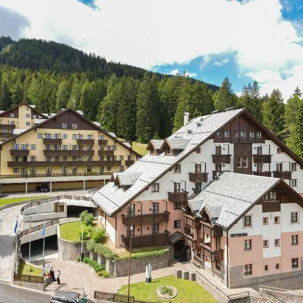 Nevesole Folgarida Resort Aparthotel, hotel a Folgarida