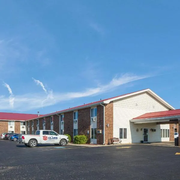 Econo Lodge Inn & Suites, hotel en Maplewood