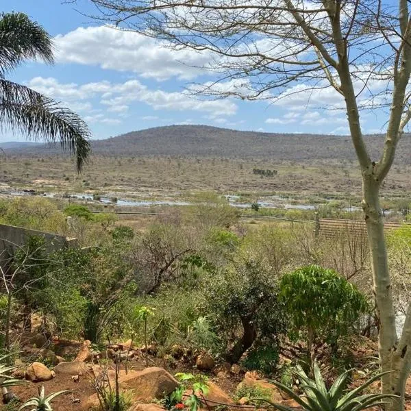 Croc River Lodge, hotel di Komatipoort