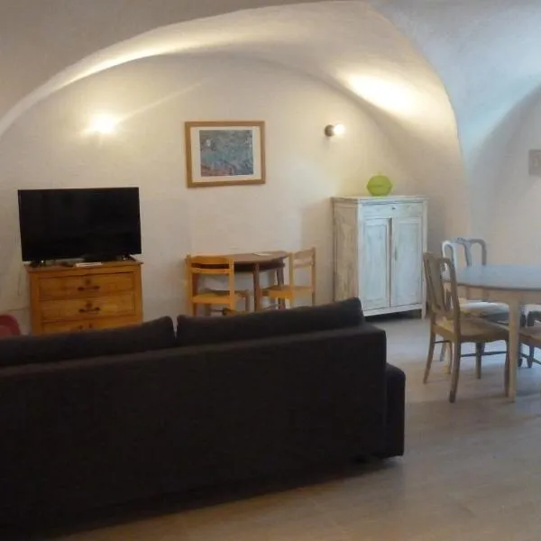 Appartement tout confort 2-4 personnes Joyeuse-ARDECHE – hotel w mieście Joyeuse