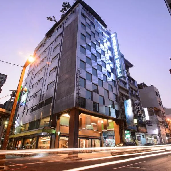 Kiwi Express Hotel - Chenggong Rd, hotel di Taichung