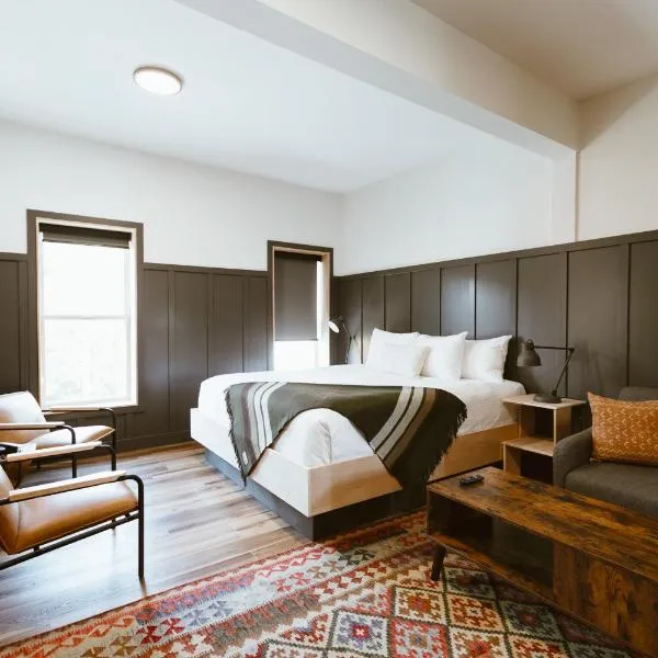 The Flying Steamshovel Inn, hotel v destinaci Rossland