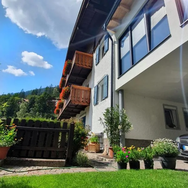 Haus Herta B&B, hotel di Nova Levante