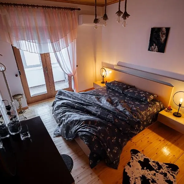 Oli's apartment, hotel in Korçë