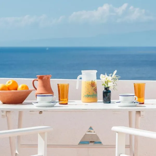 Servani Studios & Suites, hotel in Loutraki