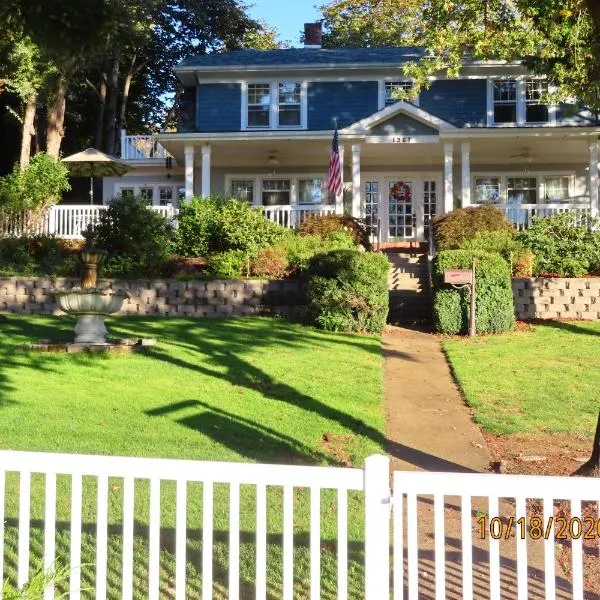 Terraluna Inn, hotel in Roseburg