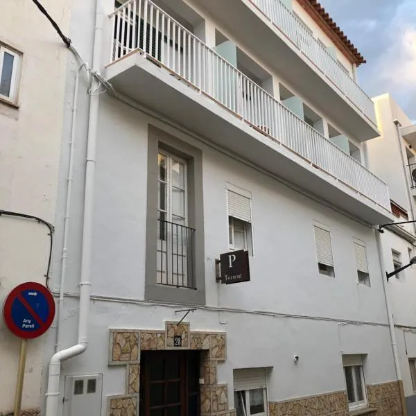 Pensió i Apartament Torrent, hotel en L'Escala