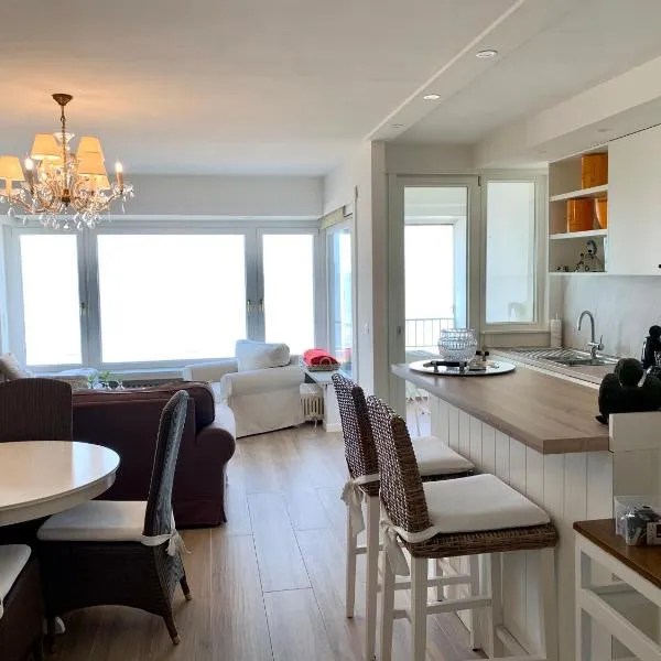 Residentie Rapallo Oostende with fantastic Sea View!、オーステンデのホテル