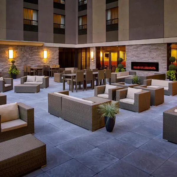 Staybridge Suites Hamilton - Downtown by IHG, hotel v destinaci Hamilton