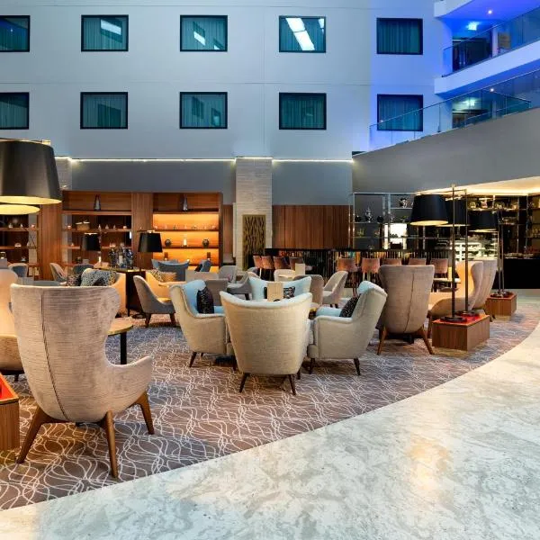Crowne Plaza London Heathrow T4 by IHG, hotel sa Hillingdon