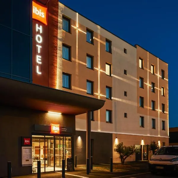 Ibis Montlhery Paris Sud, hotel in Avrainville