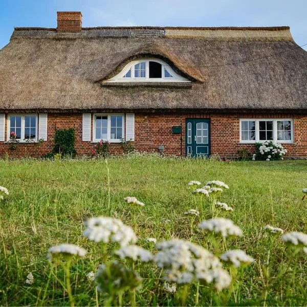 Ferienhaus Gut Glück、Lancken-Granitzのホテル